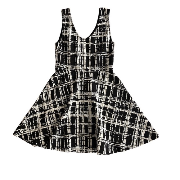 Seductions black & White patterned plaid sleeveless skater dress. Summer SMALL - Picture 8 of 8